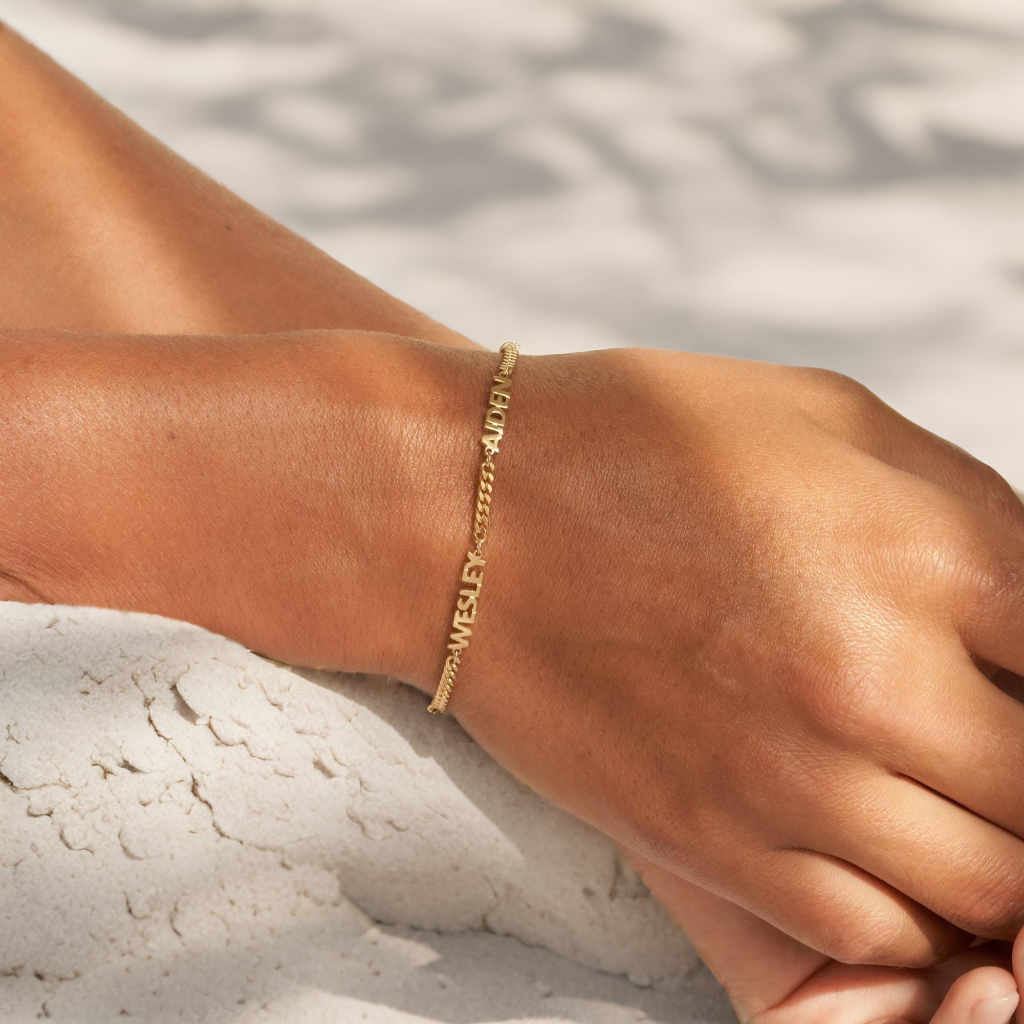 Pulsera personalizada | Graba los nombres que más importan para ti